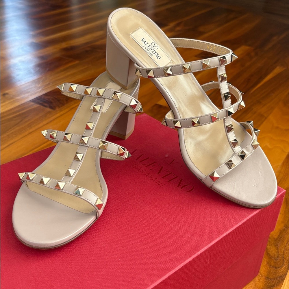Valentino Garavani Rockstud Cage sandals, NEW - Picture 3 of 15